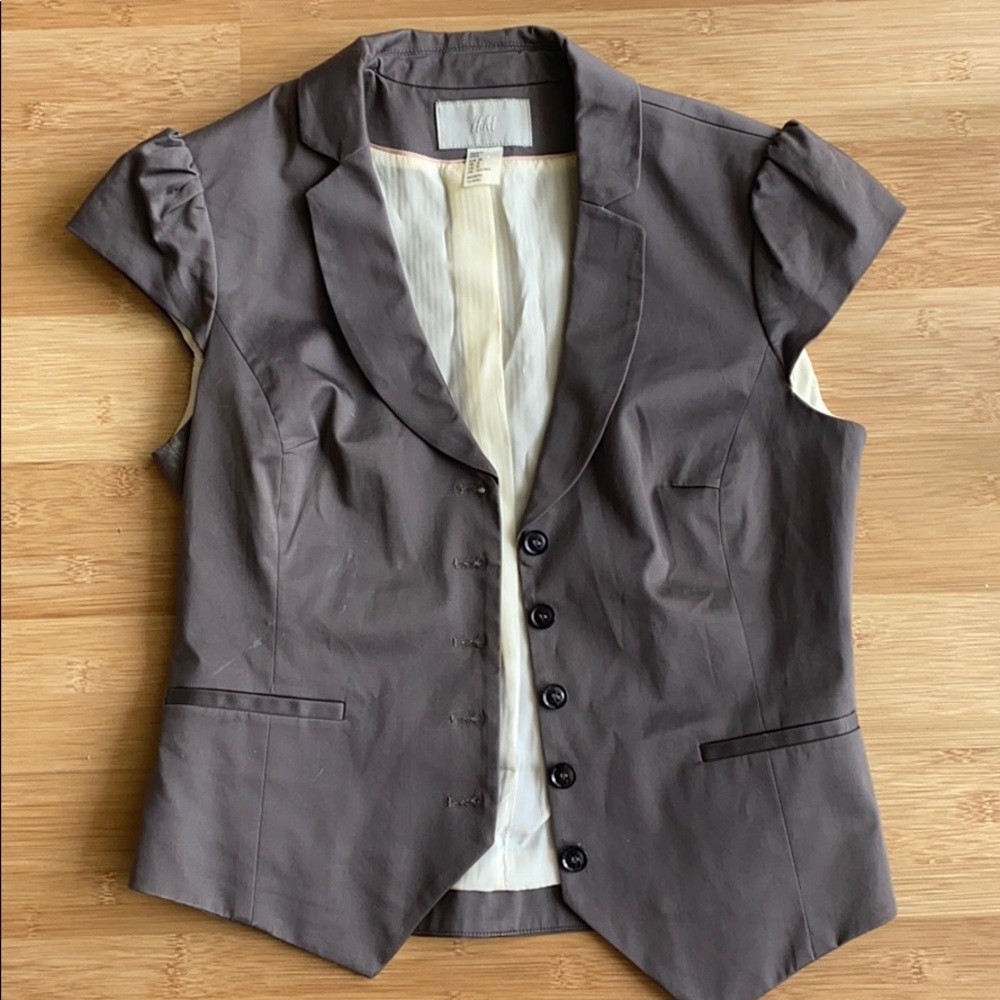 H&M Gray / taupe short sleeved work blazer